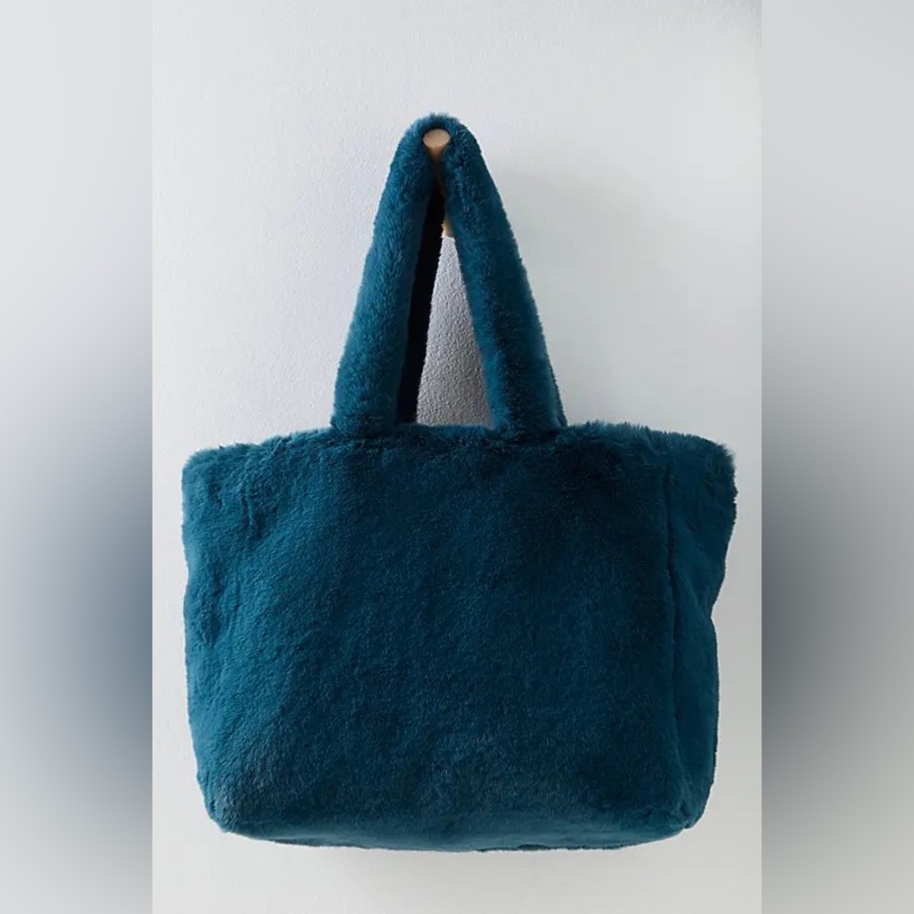 A7. NWOT Free People Cozy Commuter Tote